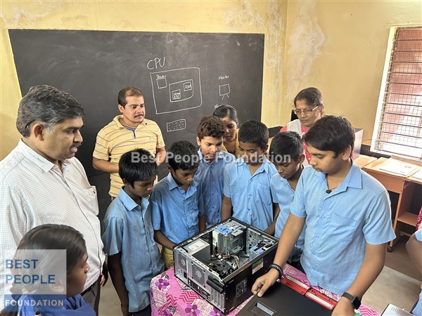 Hands-on electronics assembly session